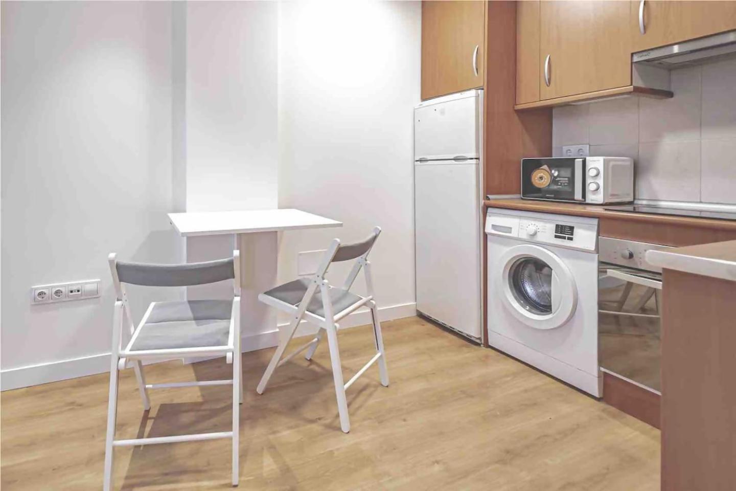 מדריד Apartamentos Noviembre מראה חיצוני תמונה