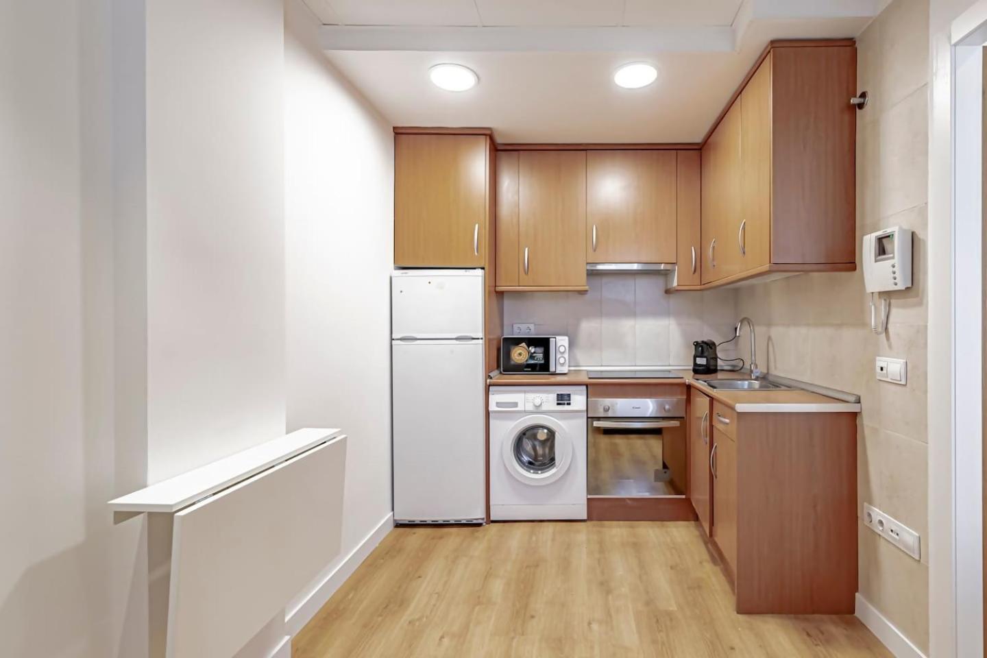 מדריד Apartamentos Noviembre מראה חיצוני תמונה